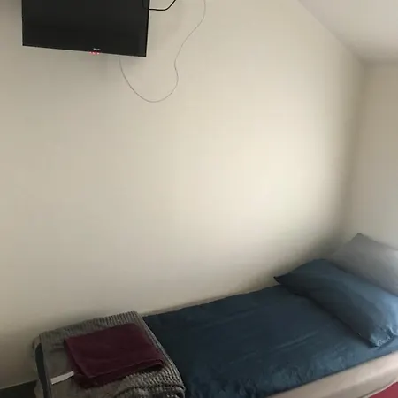 Kris Apartment *